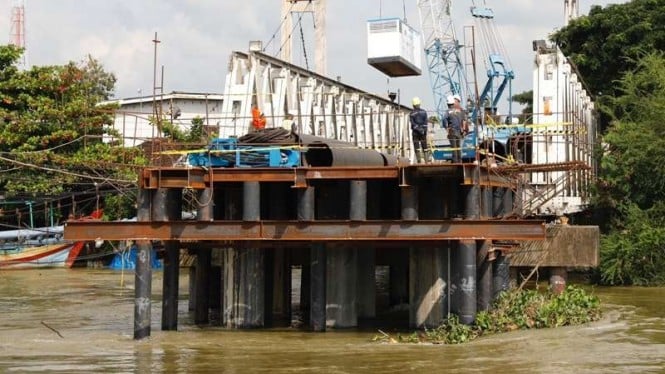 Proyek Pembangunan Jembatan Juwana