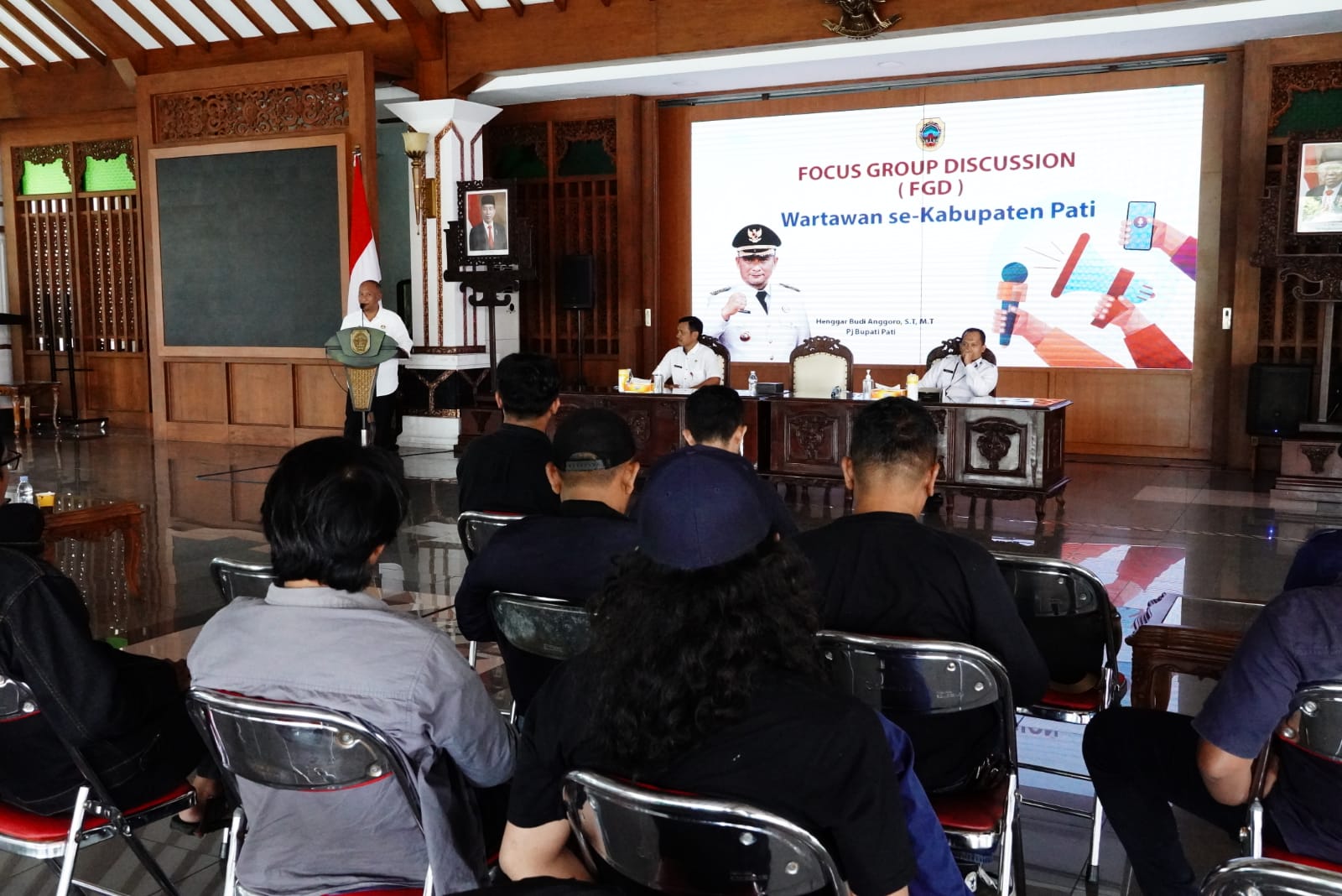 Henggar FGD dengan Wartawan