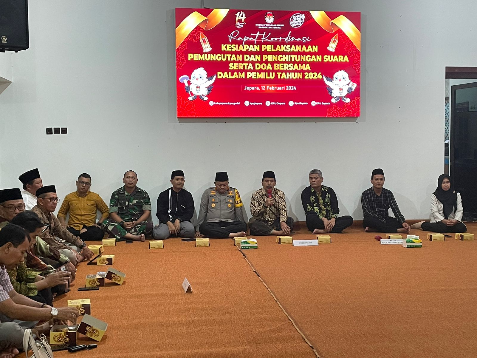 Rapat koordinasi (rakor) kesiapan pemilu dan doa bersama dalam pemilihan umum tahun 2024 di Komisi Pemilihan Umum (KPU) Kabupaten Jepara.