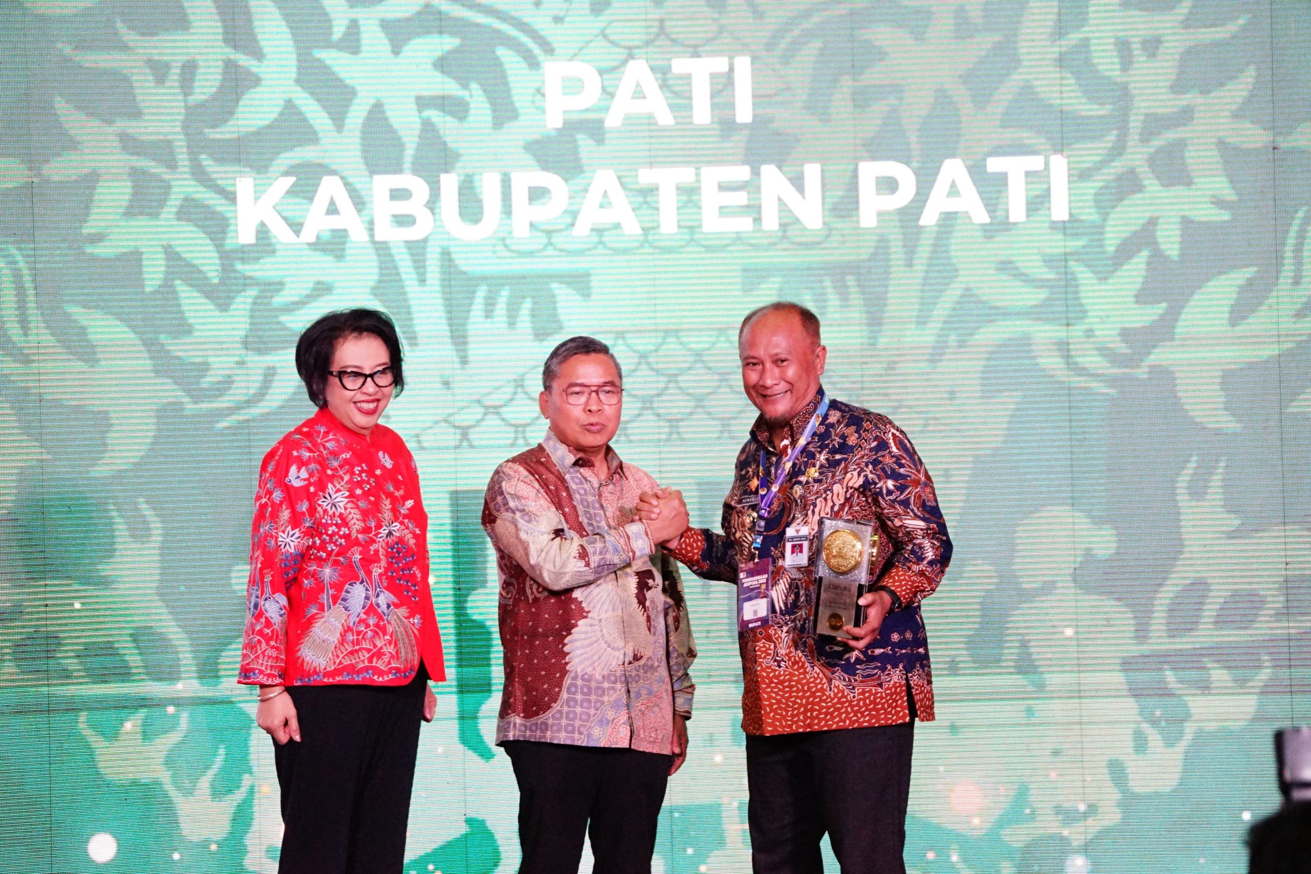 Pemerintah Kabupaten Pati menerima penganugerahan penghargaan Adipura tahun 2023