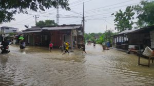 Banjir Rendam Desa Glonggong Jakenan, Jalur Alternatif Pati–Rembang Lumpuh dan Warga Tak Bisa Berjualan