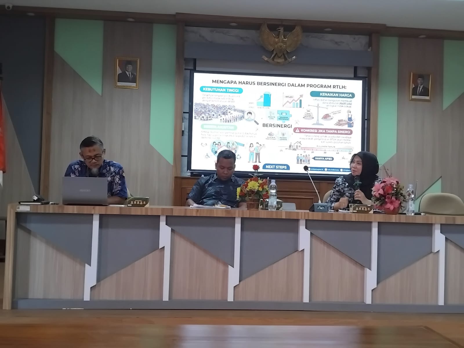 Hj Muntamah saat menjadi narasumber dalam Rakor Pokja dan Forum PKP di rang rapat Rajawali Bapperida