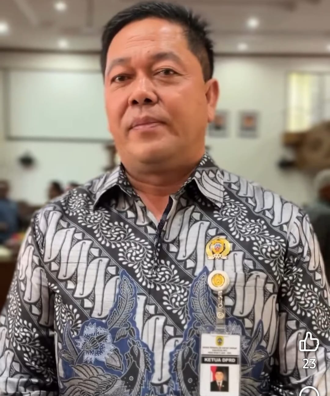 Ketua DPRD Kabupaten Pati, Ali Badrudin saat diwawancarai sejumlah awak media di kantornya, kemarin